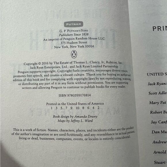 Tom Clancy: True Faith And Allegiance
Book by Mark Greaney - Picture 3 of 5